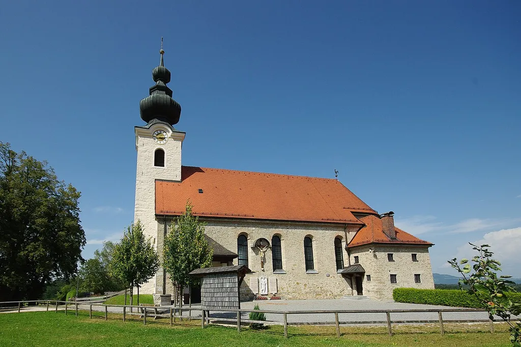 Thundorf 49, 83404 Ainring; Katholische Pfarrkirche St. Martin, von Süden aus fotografiert