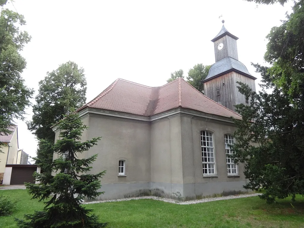 Die Dorfkirche in Groß Schulzendorf ist eine barocke Saalkirche, die vermutlich im Jahr 1744 errichtet wurde. 1896 erweiterte die Kirchengemeinde das Bauwerk um ein Querhaus und ein Chorquadrat. Die Kirchenausstattung ist modern. Das Bauwerk steht in der Stadt Ludwigsfelde im Landkreis Teltow-Fläming in Brandenburg.