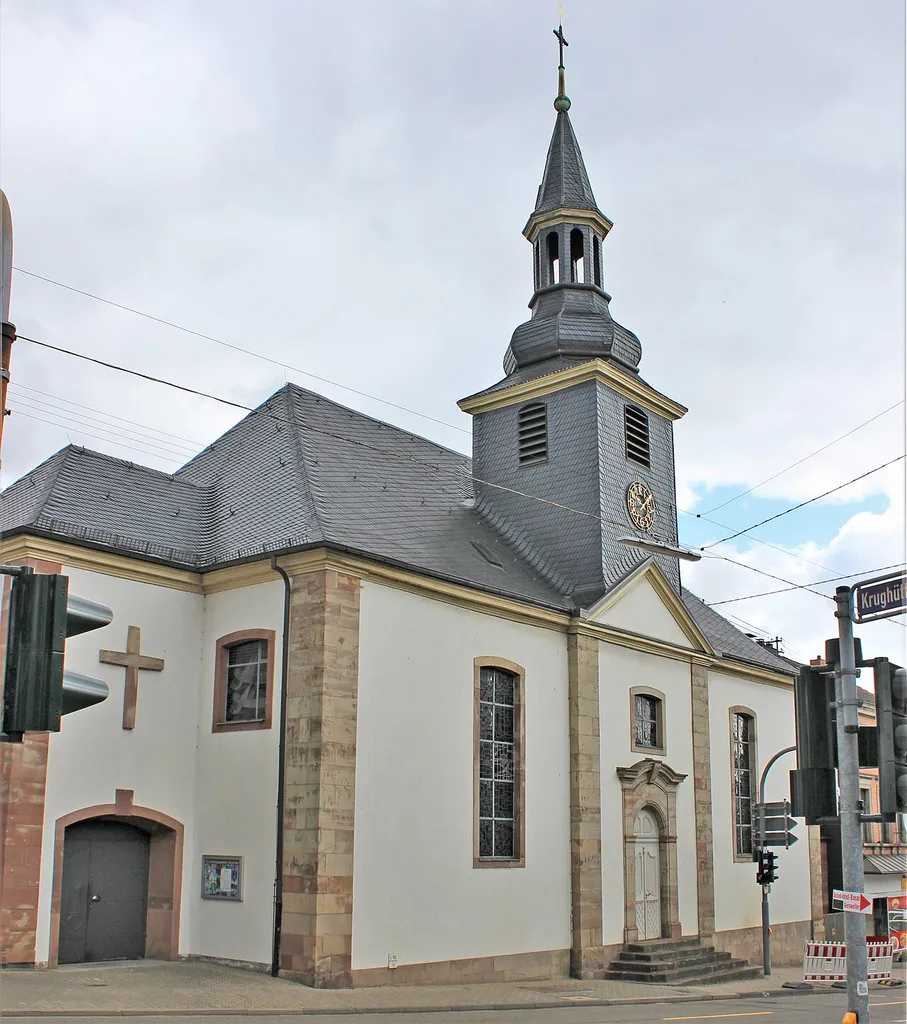 Die evangelische Kirche in Gersweiler, einem Stadtteil der saarländischen Landeshauptstadt Saarbrücken
