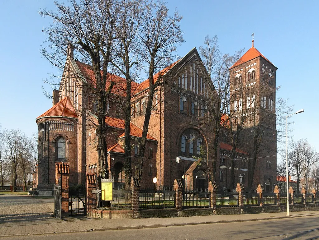 Kościół św. Józefa w Rudzie Śląskiej, widok z ulicy Piastowskiej.