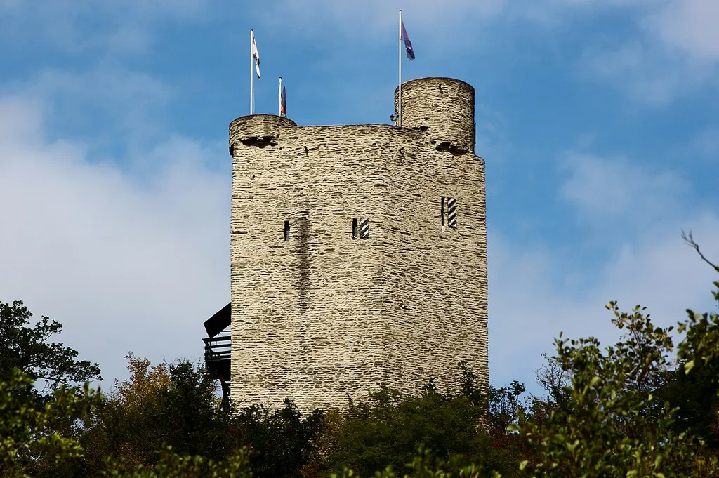 Die Laurenburg (auch Schloss Laurenburg), in der Gemeinde Laurenburg, Rhein-Lahn-Kreis, Rheinland-Pfalz