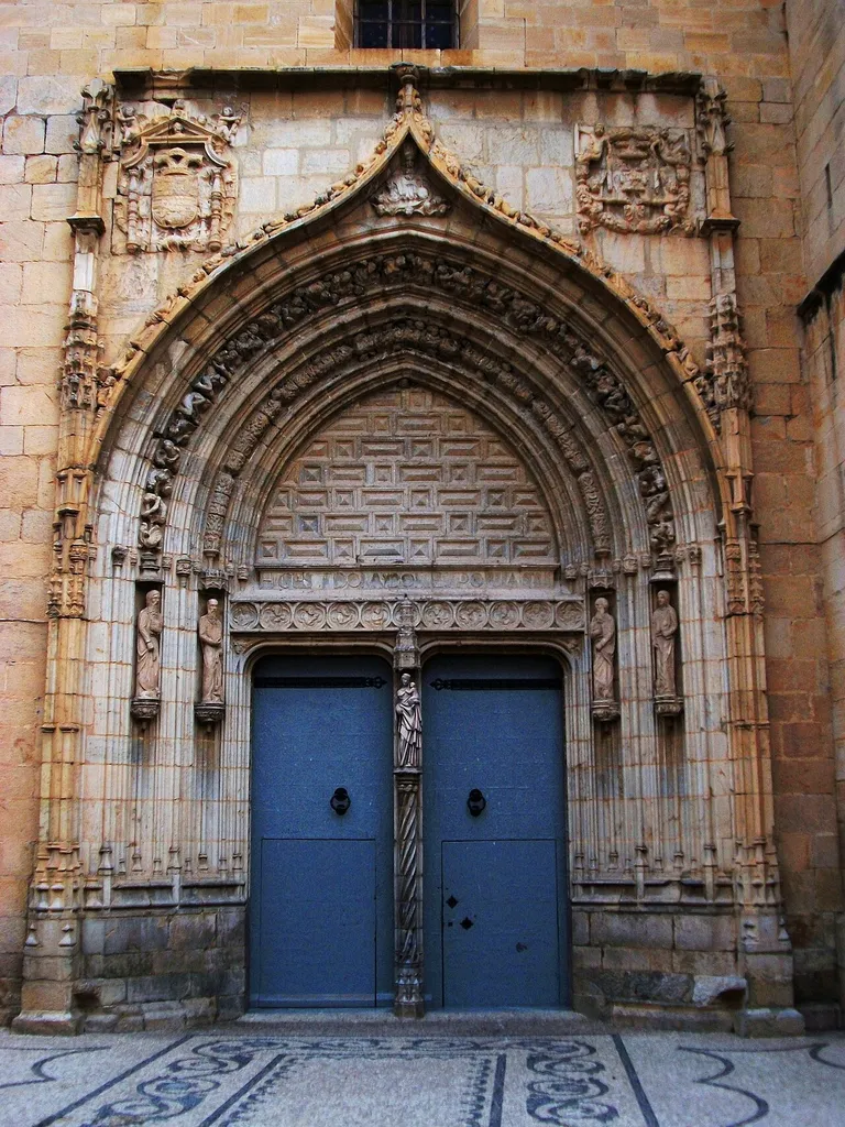 Portada de l'església arxiprestal de Sant Martí, Callosa de Segura, Baix Segura, País Valencià.