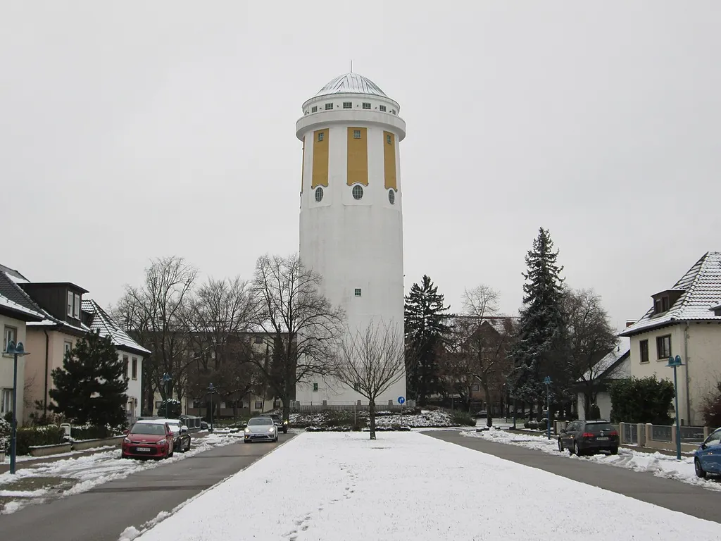 Wasserturm Hockenheim bei Neuschnee am 18. Dezember 2017, erbaut 1011, Jugendstil