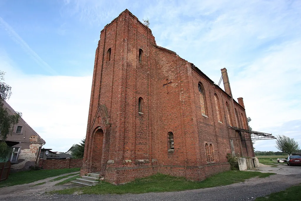 Kopanica, kościół ewangelicki, ob. magazyn, mur., 1858-1859