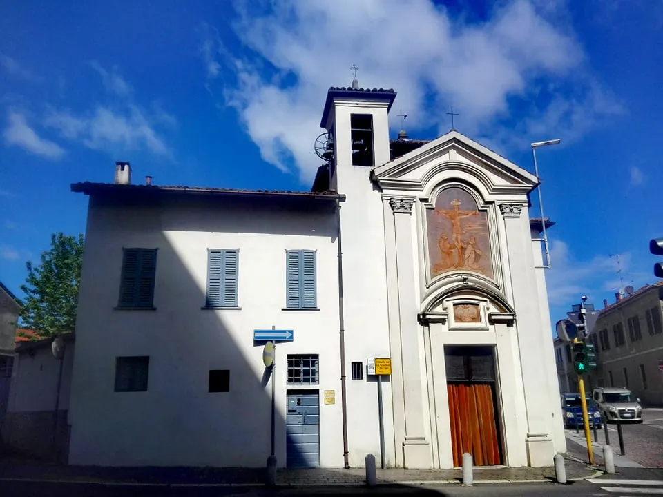 Vigevano, la facciata della chiesa del SS. Crocifisso detta anche "Cristo della Resega"