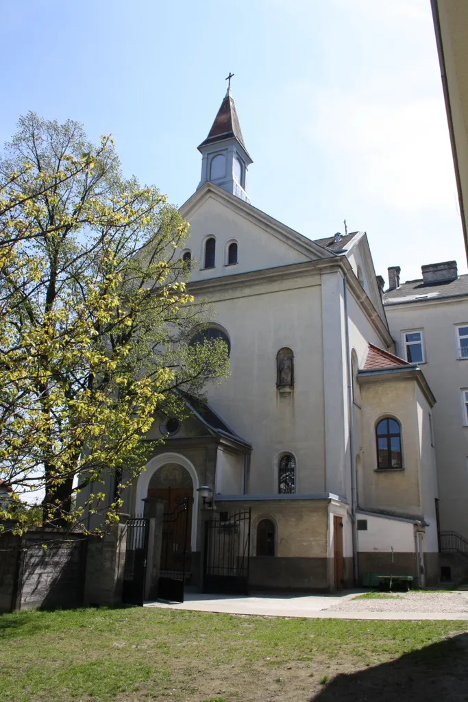 Die Klosterkirche der Schwestern vom armen Kinde Jesu in Wien-Donaustadt