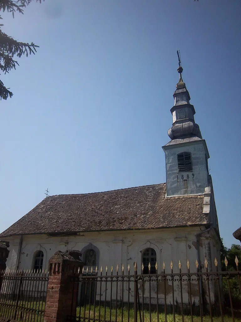 Српска православна црква у селу Миклушевци у источној Славонији (Општина Томпојевци, Република Хрватска).