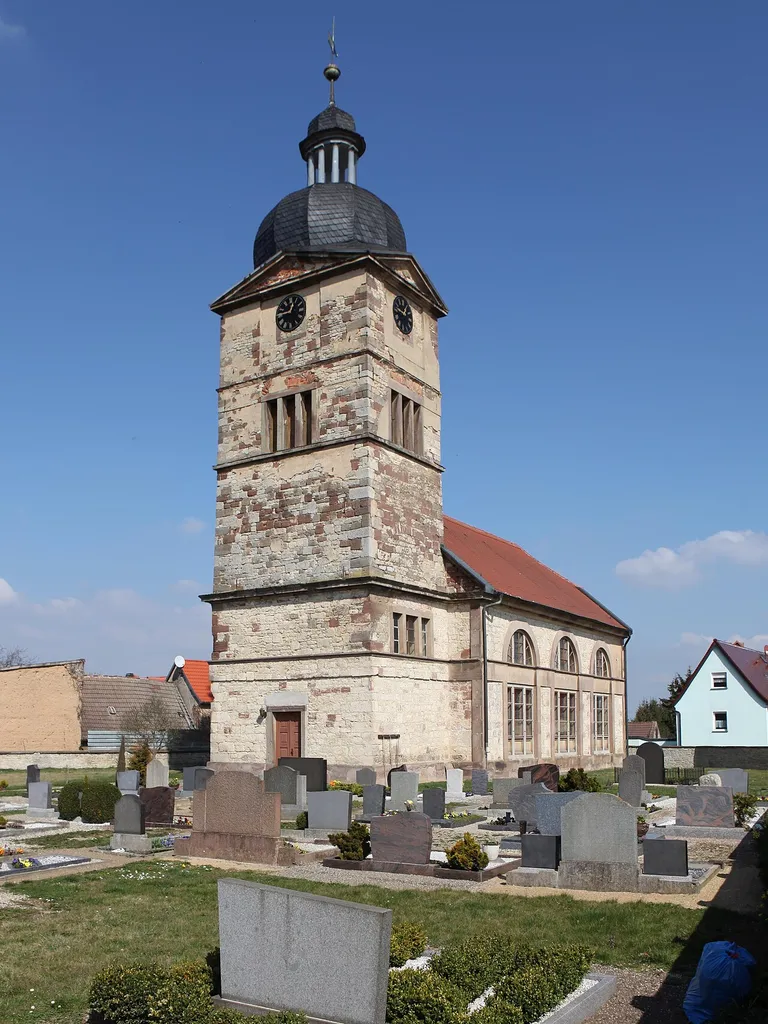 Evangelische Kirche in Kalzendorf, Ortsteil von Steigra in Sachsen-Anhalt
