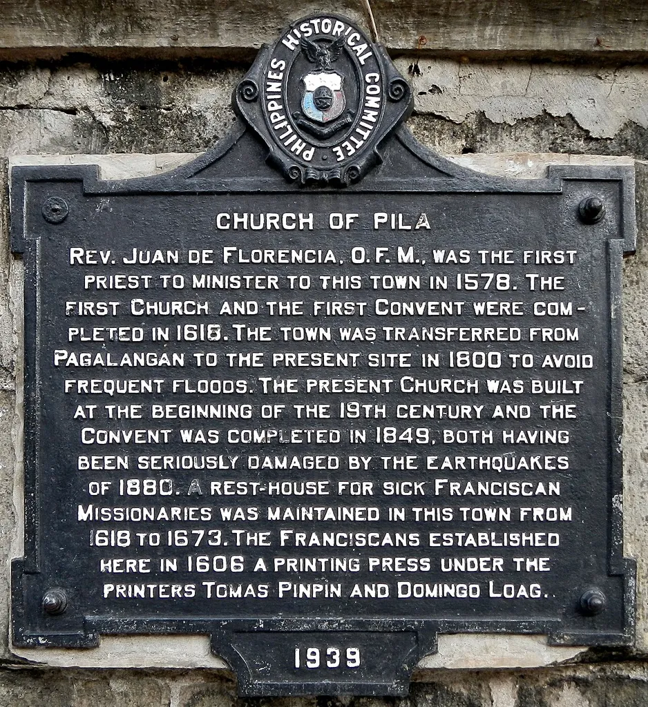 Historical marker installed by the Philippines Historical Committee (now the w:National Historical Commission of the Philippines) for the w:San Antonio de Padua Parish Church (Pila).
