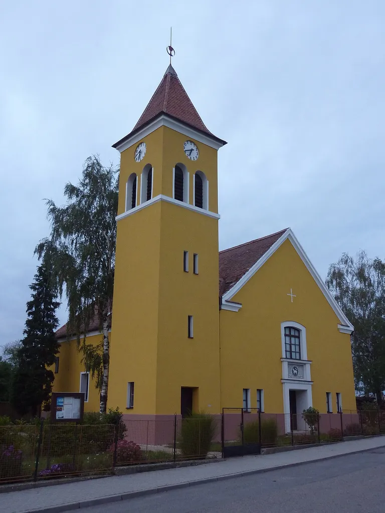 Hrubá Vrbka, kostel Českobratrské církve evangelické