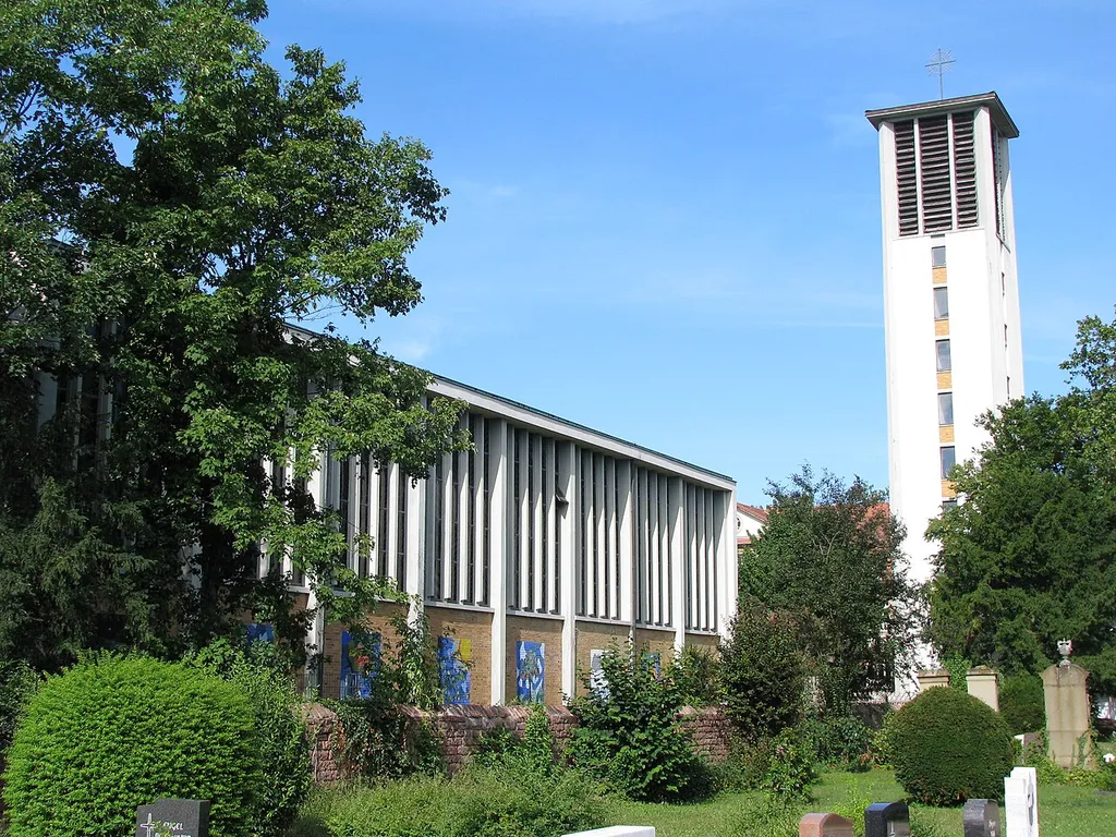 Pfarrkirche St. Bartholomäus, Heidelberg-Wieblingen. Erbaut 1955-56, Architekt: Manfred Schmitt-Fiebig