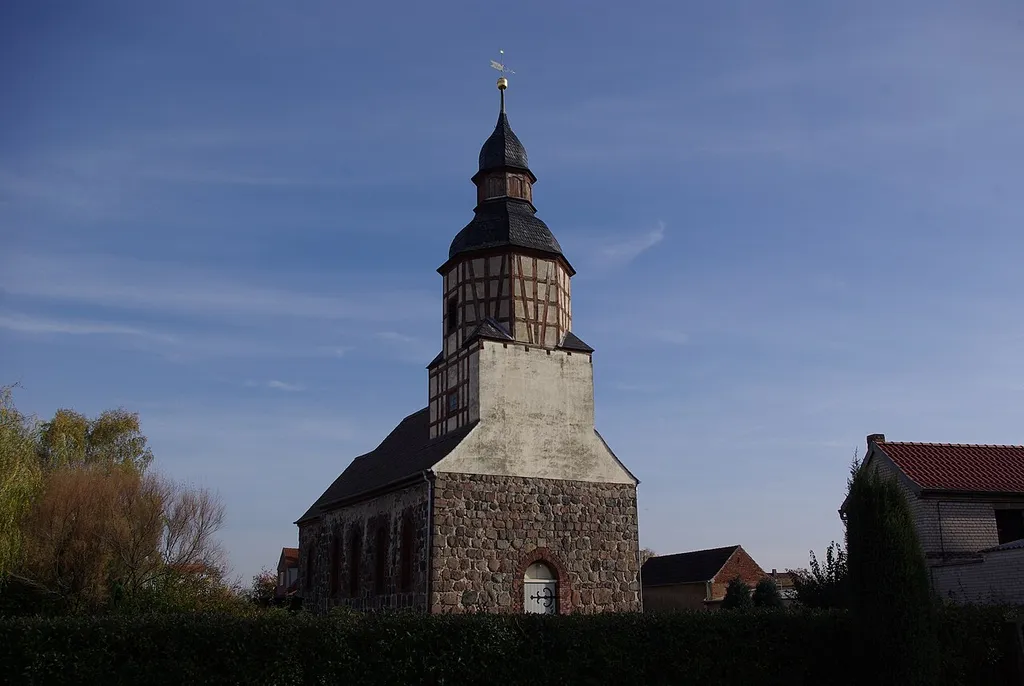 Niedergörsdorf in Brandenburg. Die Kirche wurde in der zweiten Hälfte des 13. Jahrhundert erbaut, die Kirche steht unter Denkmalschutz.