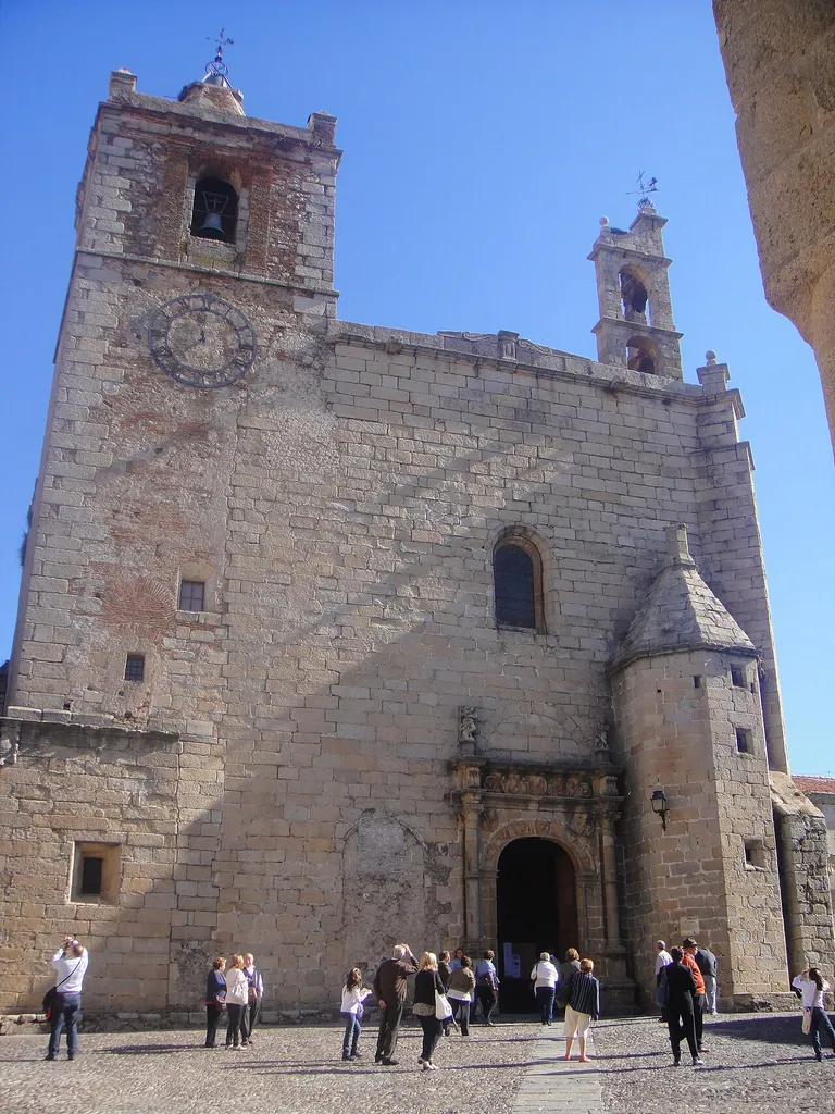 Fachada principal. Iglesia de San Mateo de Cáceres, provincia de Cáceres, (España).