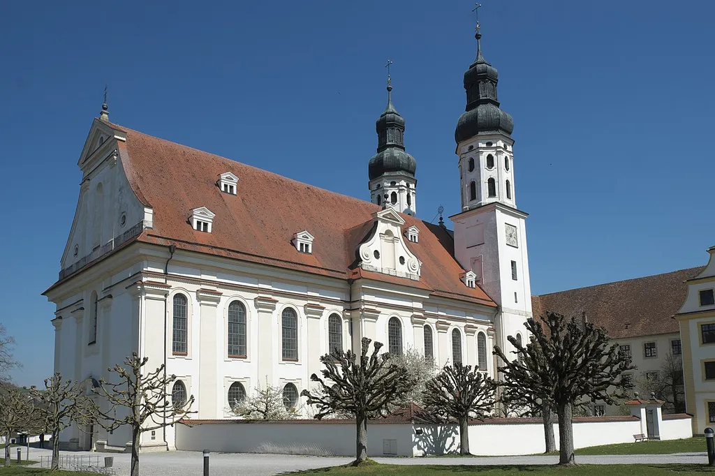 Ehemalige Prämonstratenserstiftskirche, Münster St. Peter und Paul, in Obermarchtal im Alb-Donau-Kreis (Baden-Württemberg/Deutschland)