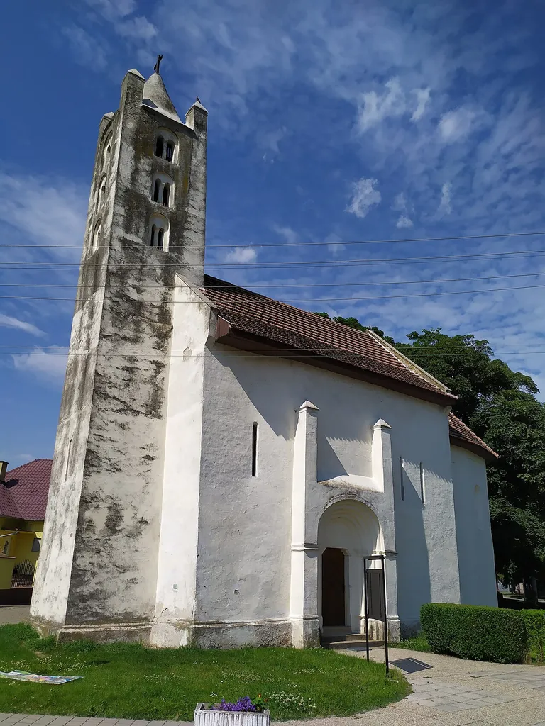 Hamuliakovo (okr. Senec), Kostol svätého Kríža