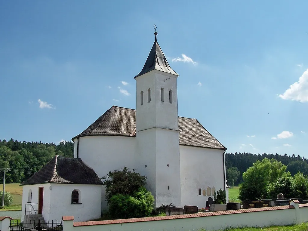 Hohenthann, Unkofen. Kirche St. Nikolaus. Barocker Bau aus der 1. Hälfte 18. Jahrhundert über spätromanischer Anlage; mit Ausstattung.