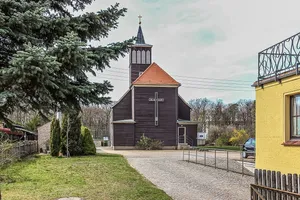Katholische Pfarrkirche St. Josef Sonnenweg 18 (zwischen Rosenstraße 21 und 23)