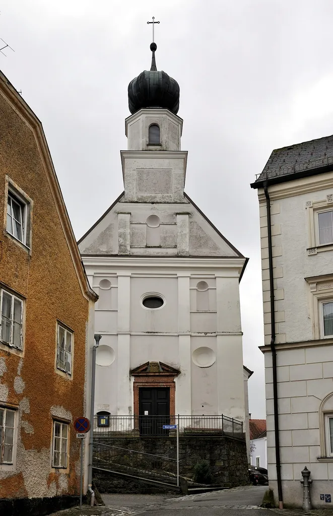 Evang. Pfarrkirche A.B., ehem. Pfarrkirche hll. Sebastian und Rochus, Kirche am Stein