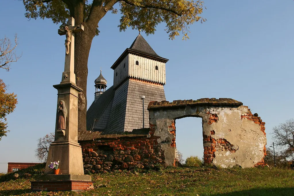 Kościół pw. Św. Jerzego w Gliwicach-Ostropie. Datowany na lata 1640-1668.