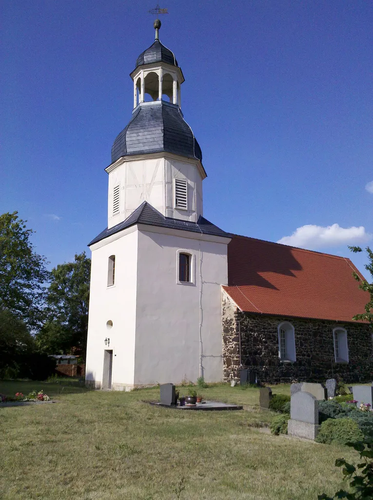 Dorfkirche Klitzschena -Turm Hochkant- im Juli 2020