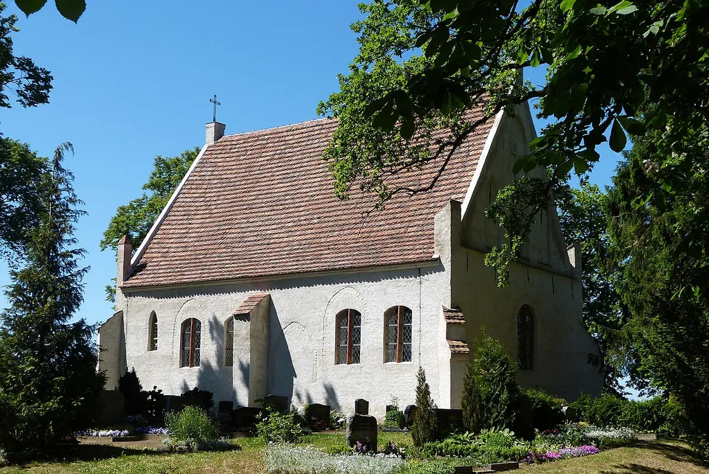 Kirche in Pinnow (Gemeinde Murchin), Südseite