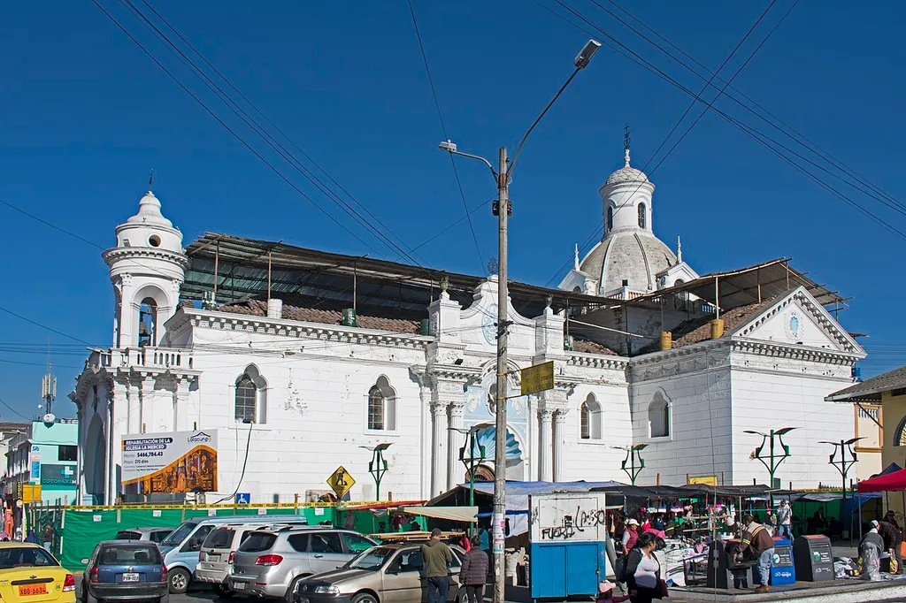 Church of La Merced seen from the southeast, Latacunga, Cotopaxi, Ecuador