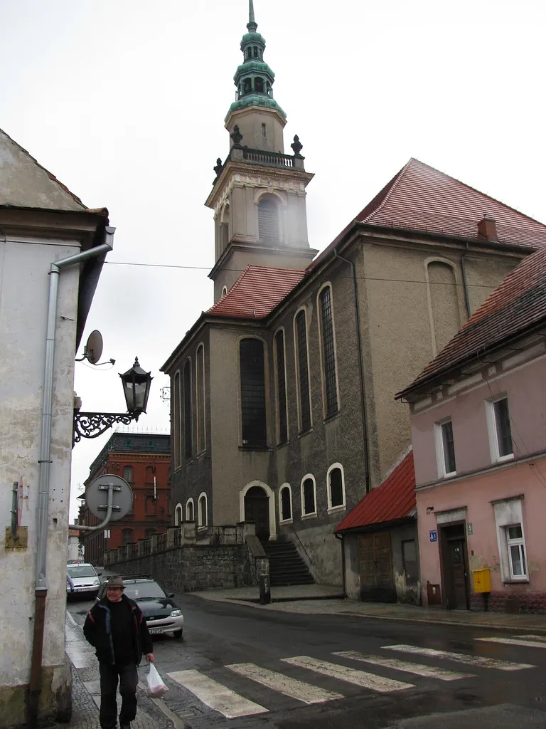 Świebodzice, ul. B. Prusa - kościół parafialny pw. Św. Piotra i Pawła (zabytek nr A/1828/1687 z dn. 12.05.1966)