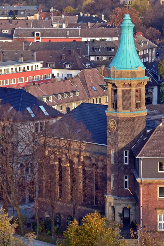 Altkatholische Friedenskirche in der Essener Innenstadt, Ansicht von Westen