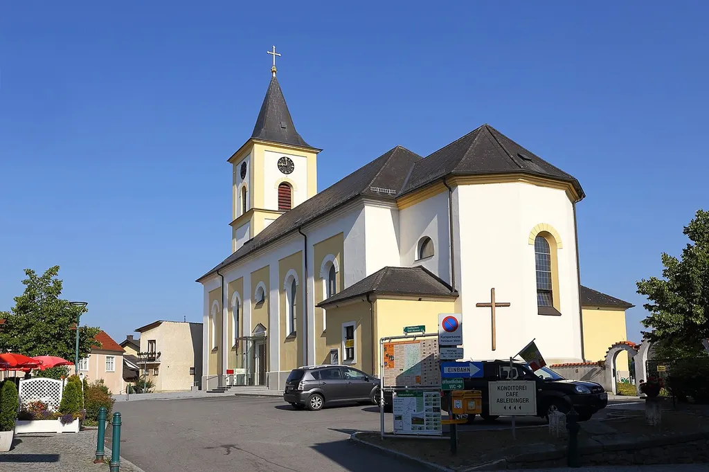 Pfarrkirche Mariä Himmelfahrt in Schrems (NÖ)