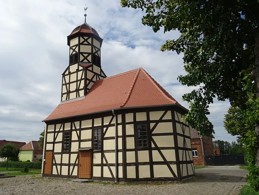 Steinsdorf, Stadt Jessen, Kirche von SO