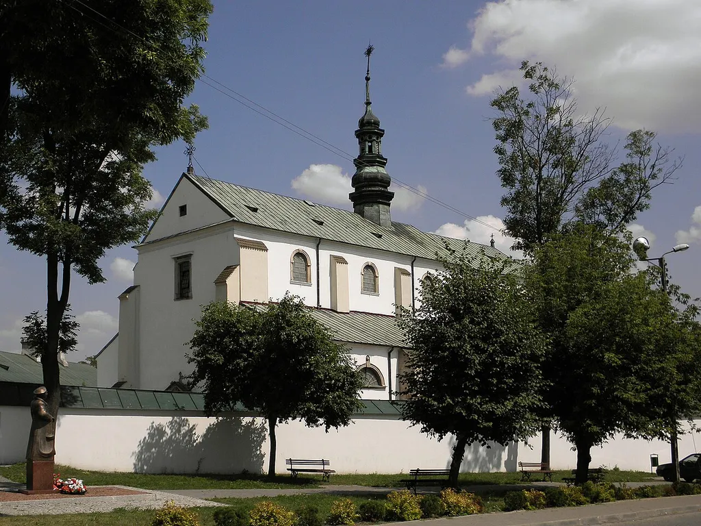 Kościół p.w. Wniebowzięcia NMP - widok z ul.Radomskiej.