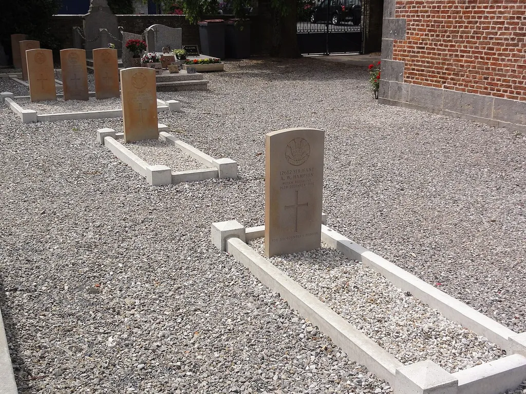 Écuélin (Nord-Fr) tombes de guerre du CWGC