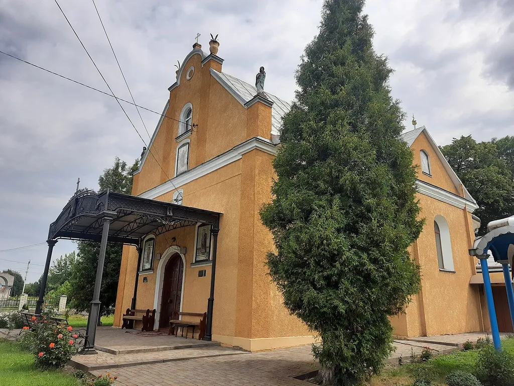 Церква Святого Архістратига Михаїла ПЦУ с.Слобідка Товстенська селищна громада, Чортківський р-н, Тернопільська обл.