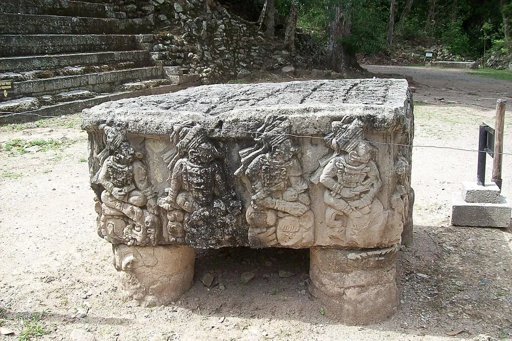 Altar Q