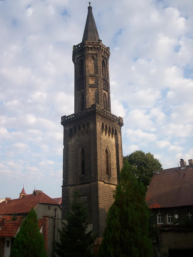 Wieża dawnego kościoła ewangelickiego.