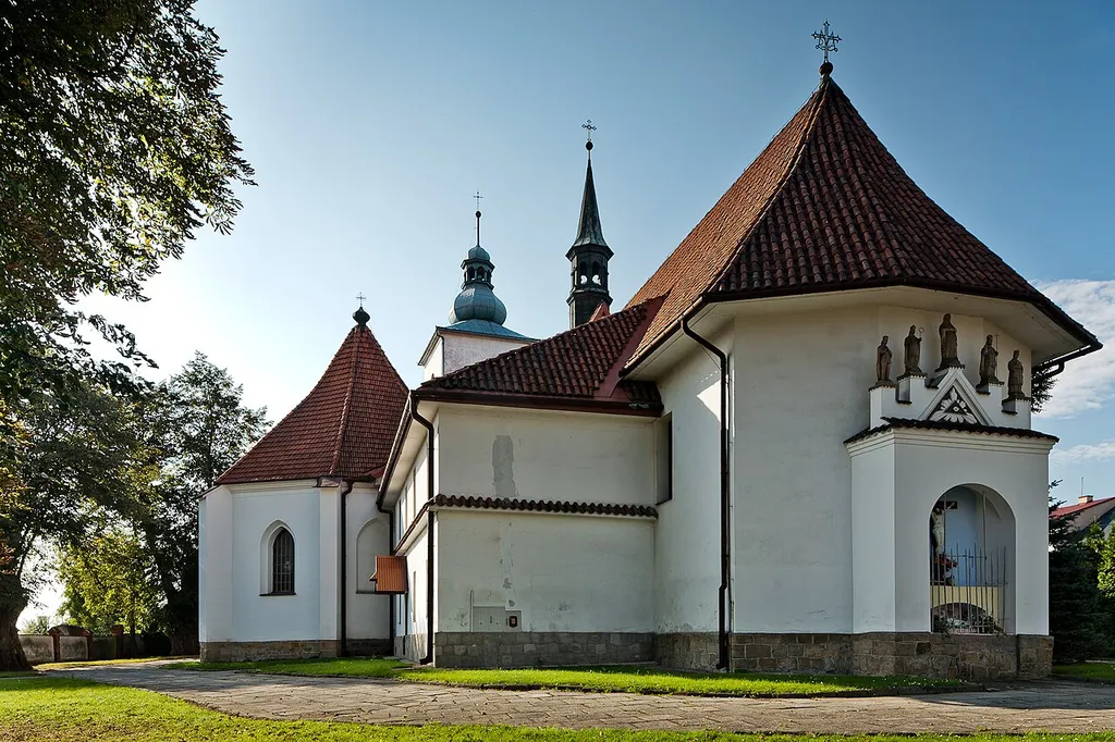 Kościół par. p.w. Narodzenia NMP, Gdów - widok ogólny