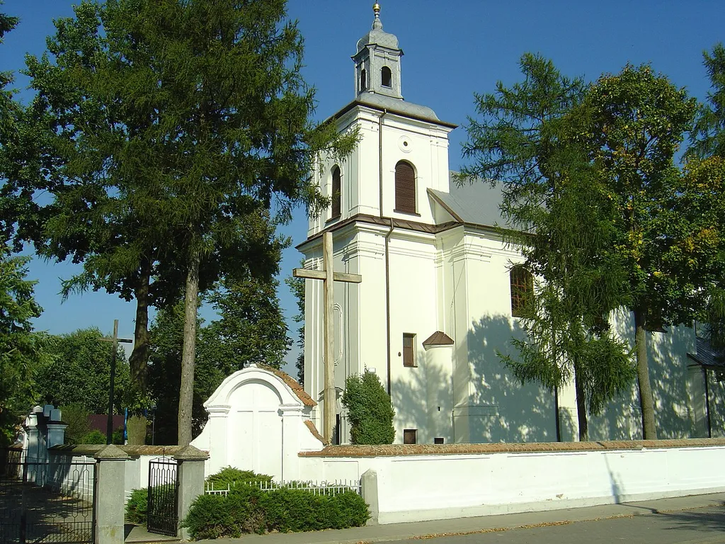Rudka, ul. Ks. M. Badowskiego 1 - kościół parafialny pw. Św. Trójcy, mur., 1753-1759 (zabytek nr 235 z 25.10.1966)