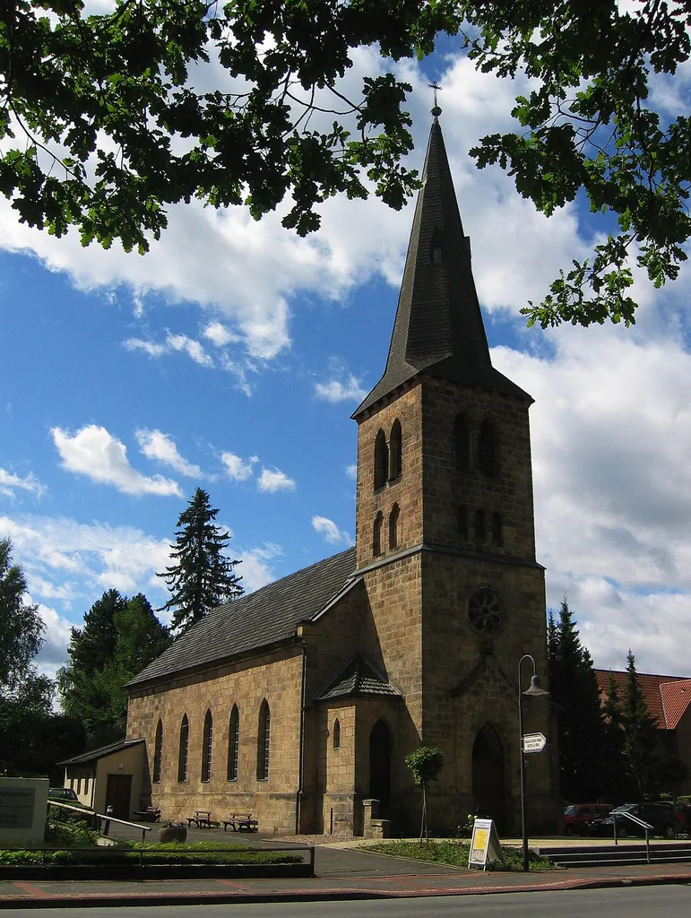 Die evangelische Kirche am Kurpark, Brunnenstraße, Bad Driburg, Deutschland.