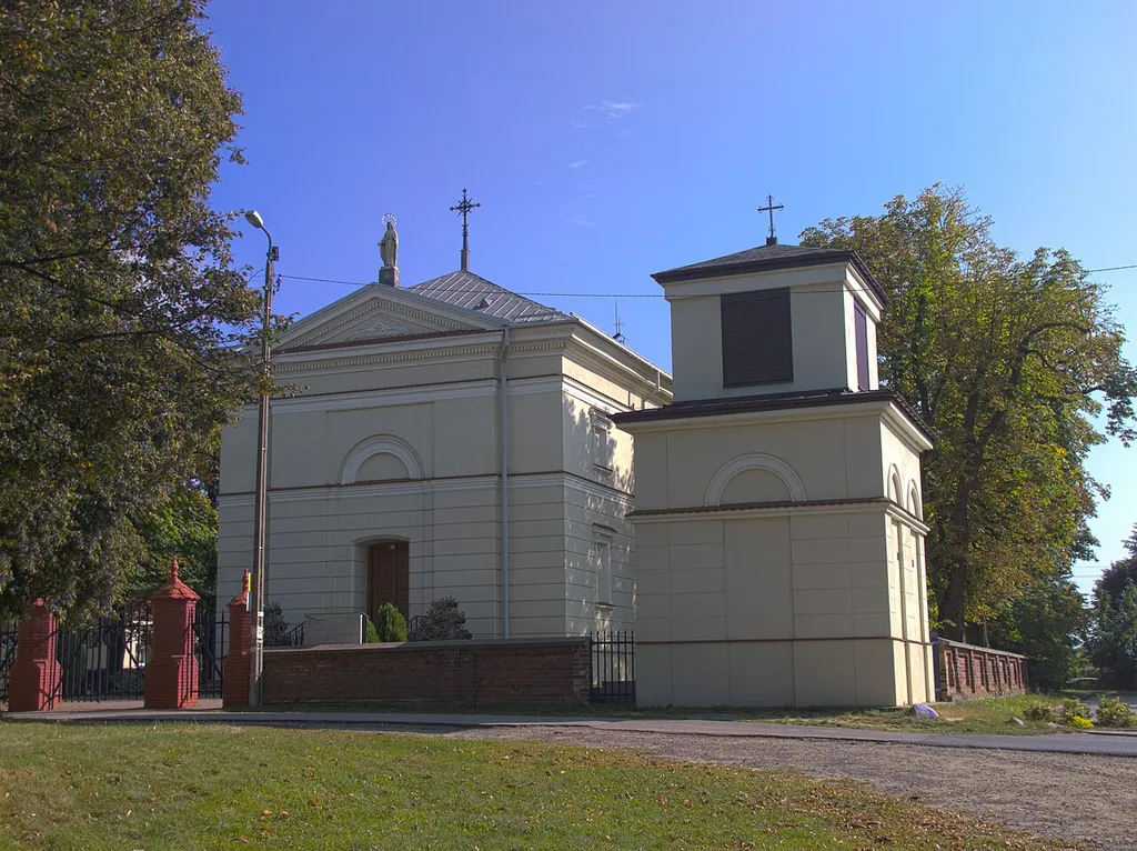 Pęcice - kościół p.w. śś. Piotra i Pawła, pocz. XIX w. (zabytek nr rejestr. A-1075/330/62)