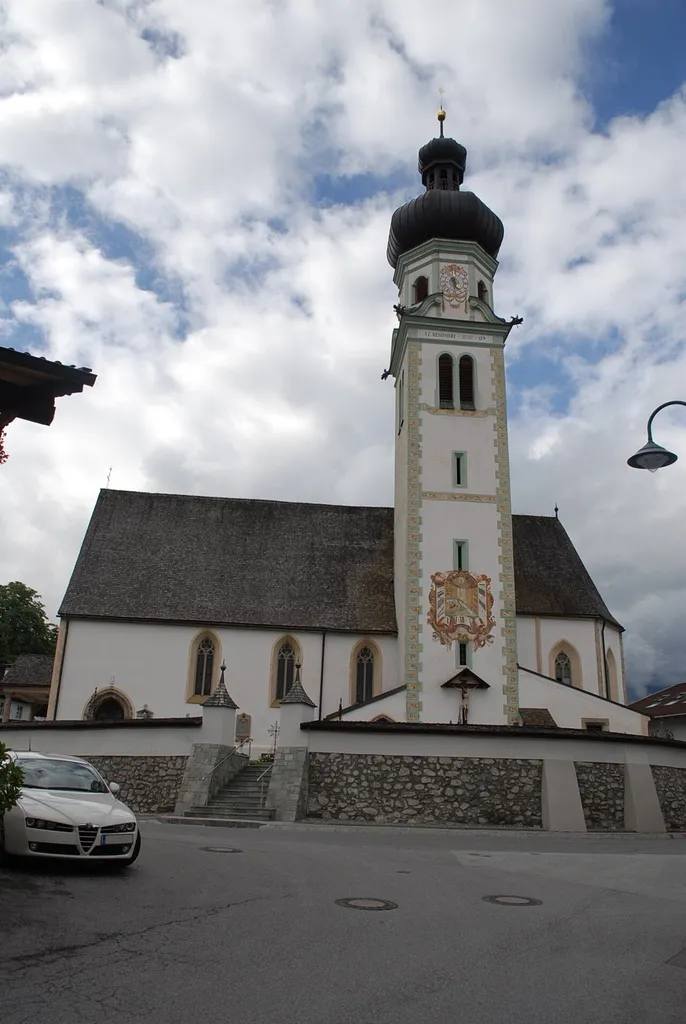 Kath. Pfarrkirche hl. Michael und Friedhof
