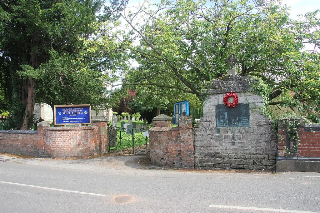 Churchyard entrance and war memorial, Caunton