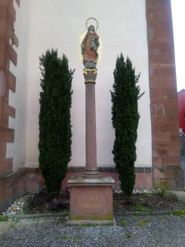Mariensäule an Kirche Walldürn-Altheim