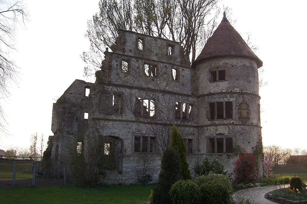 Ruine der Vernaburg (auch Krewetburg genannt) in Verne.