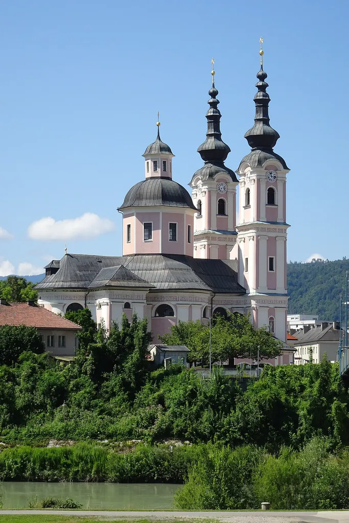 Wallfahrtskirche Heiligenkreuz mit Heiligenkreuzkapelle und ehem. Friedhof
