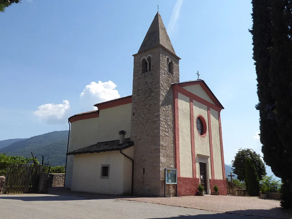 Lon (Vallelaghi, Trentino, Italy), Saint Anthony the Great church