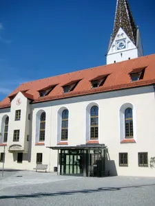 Ehemalige katholische Pfarrkirche St. Andreas, jetzt Rathaus