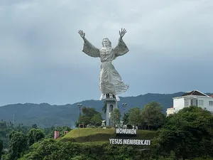 Christ Blessing