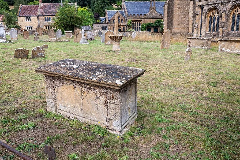 Montacute: TRASK MONUMENT IN CHURCHYARD, ABOUT 16 METRES SOUTH OF SOUTH TRANSEPT, CHURCH OF ST CATHERINE