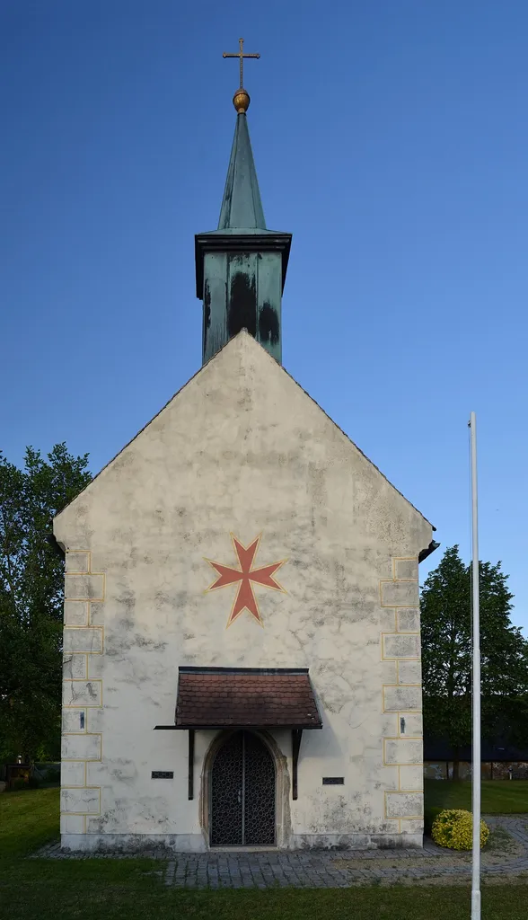 The subsidary church Mariä Himmelfahrt in the village of Katzenberg, municipality of Kapelln, Lower Austria, is protected as a cultural heritage monument.