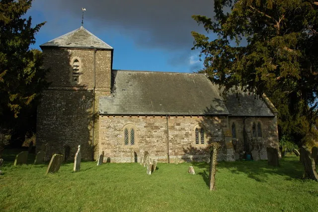 Dinedor Church Dinedor church viewed from the south. The church is dedicated to St. Andrew, the tower is medieval, and the nave and chancel date from 1867-8.